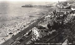 Looking-down-onto-Pelham-Place-from-the-West-Hill-in-1947.
